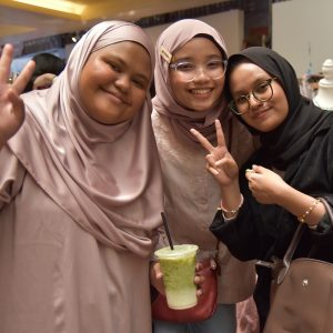 Pasar Gadis Berkain Sarong