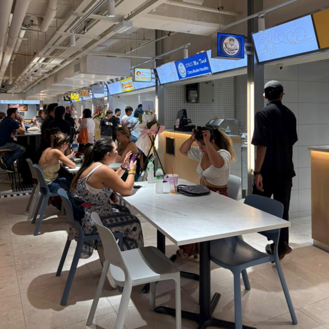 SLAYRA Foodcourt